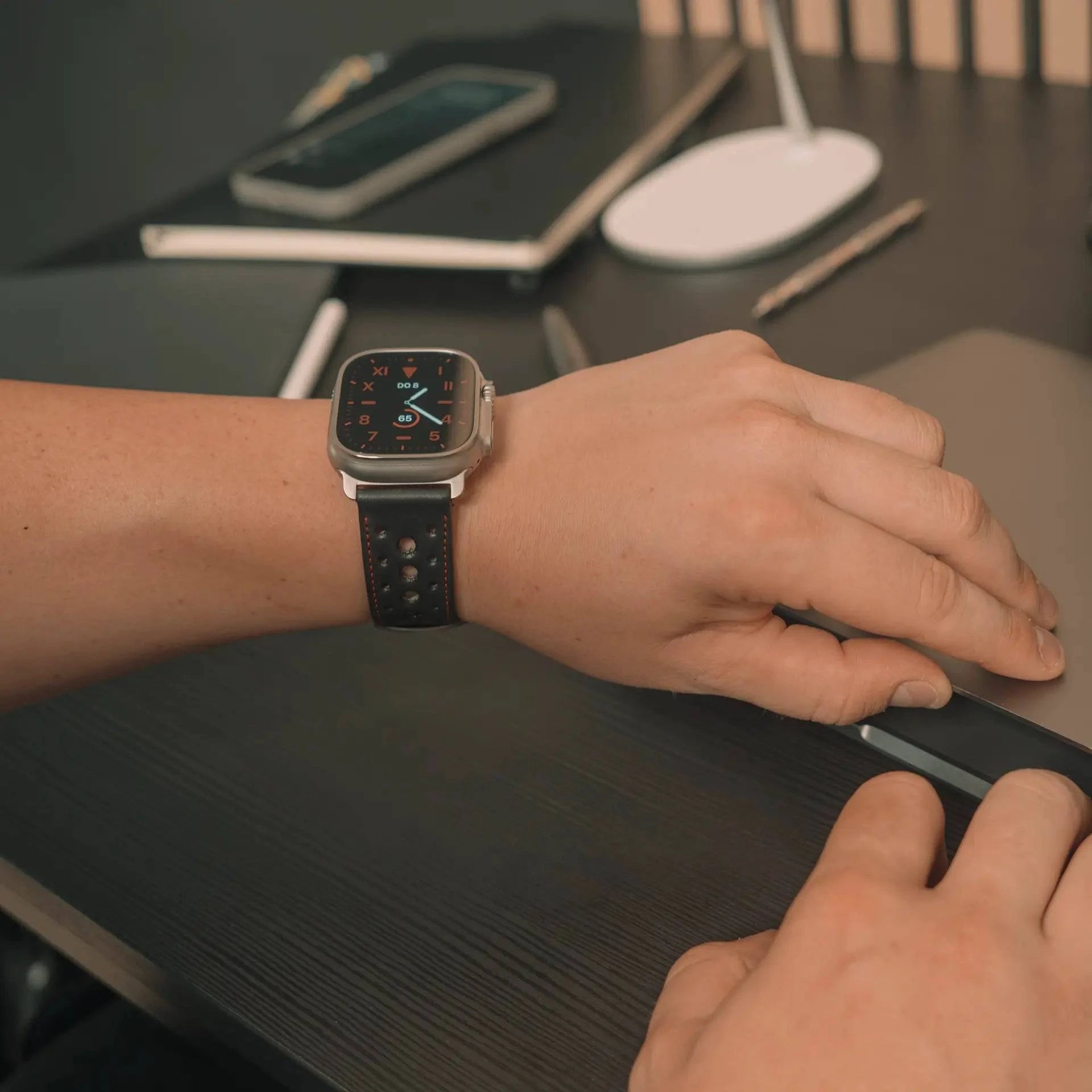 Monaco - Vintage - Black/red leather strap-Apple Watch
