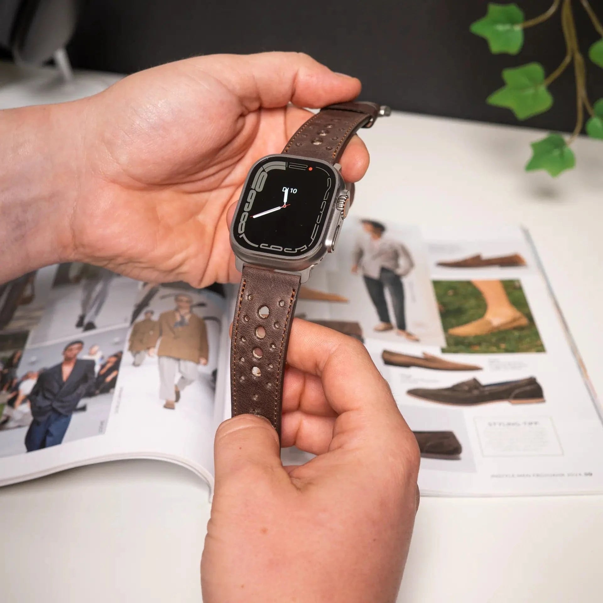 Monaco - Vintage - Dark brown leather strap-Apple Watch