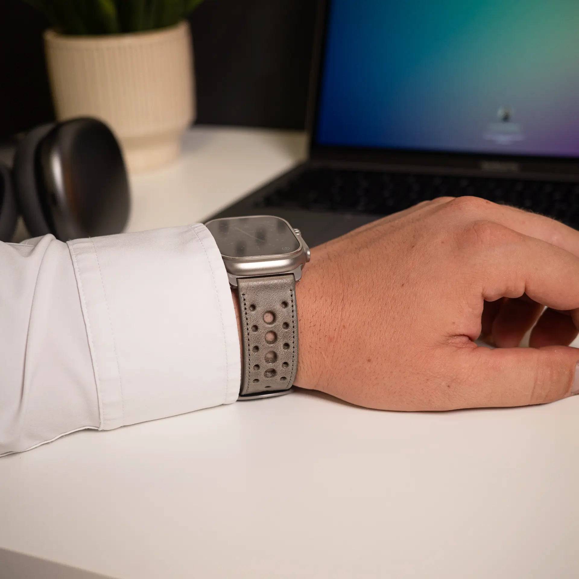 Monaco - Vintage - Grey leather strap-Apple Watch
