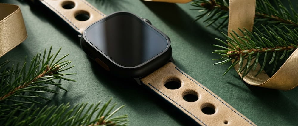 Why a handmade leather strap for the Apple Watch is the perfect Christmas gift
