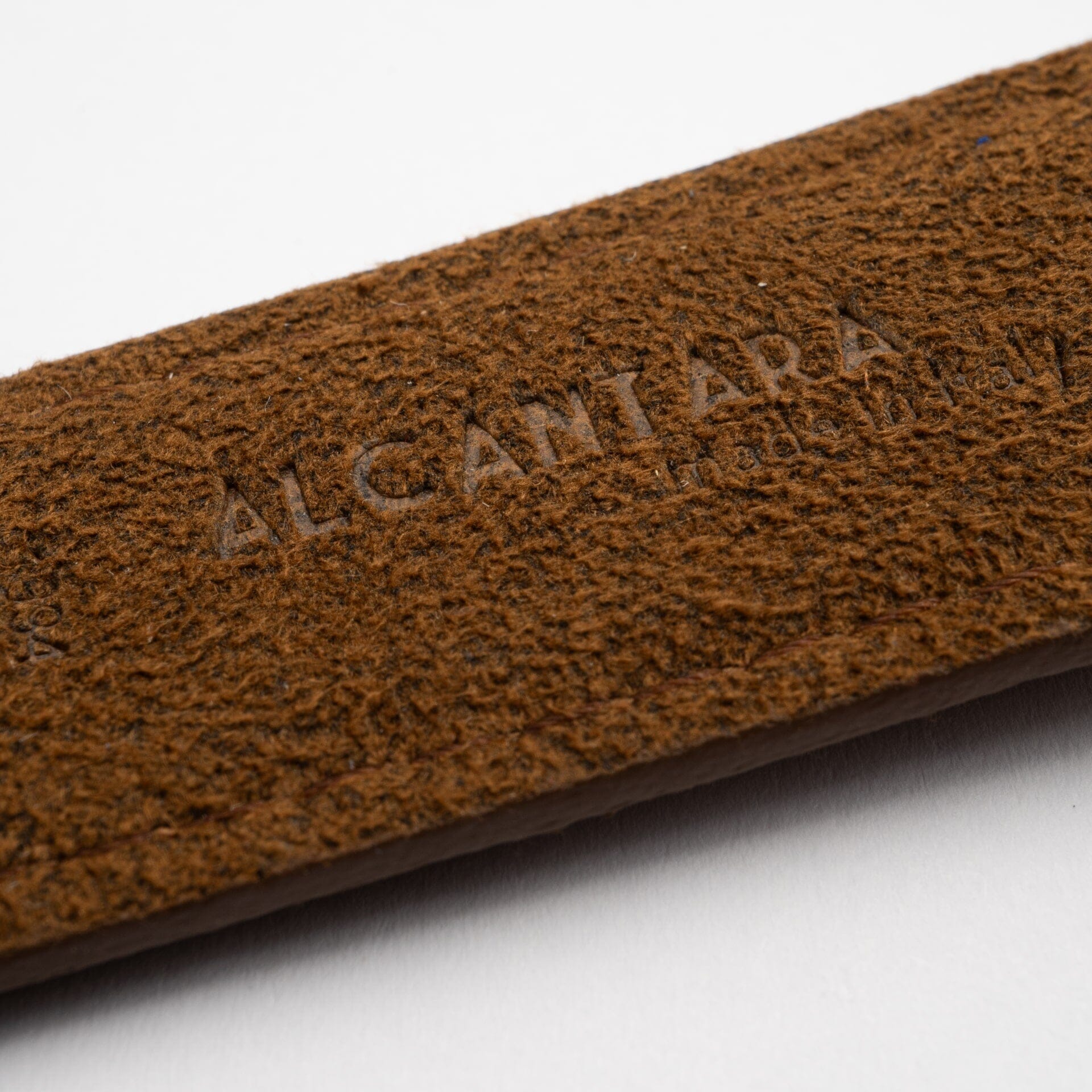 Alcantara ® · Classic · Dunkelbraun