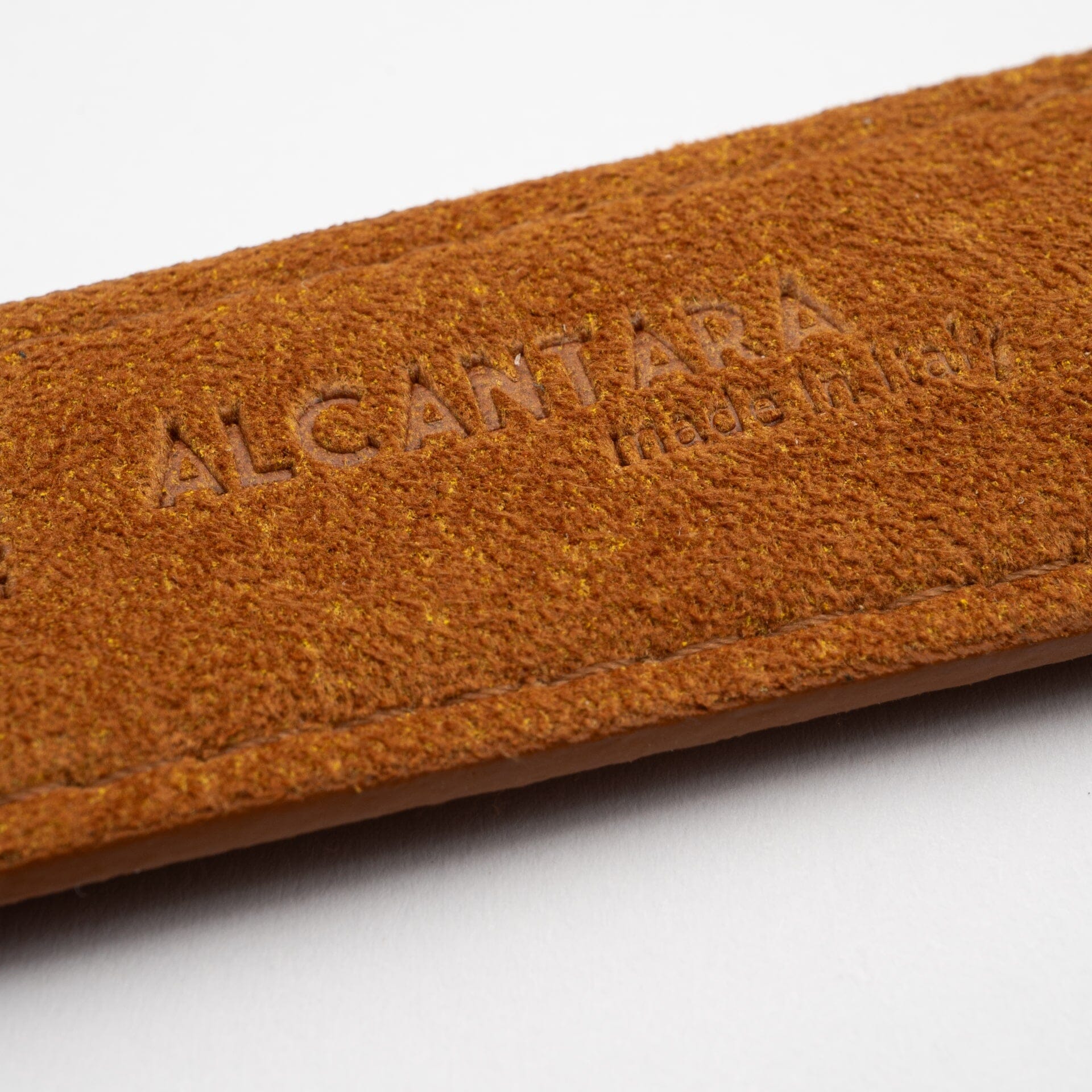 Alcantara ® · Classic · Haselnuss